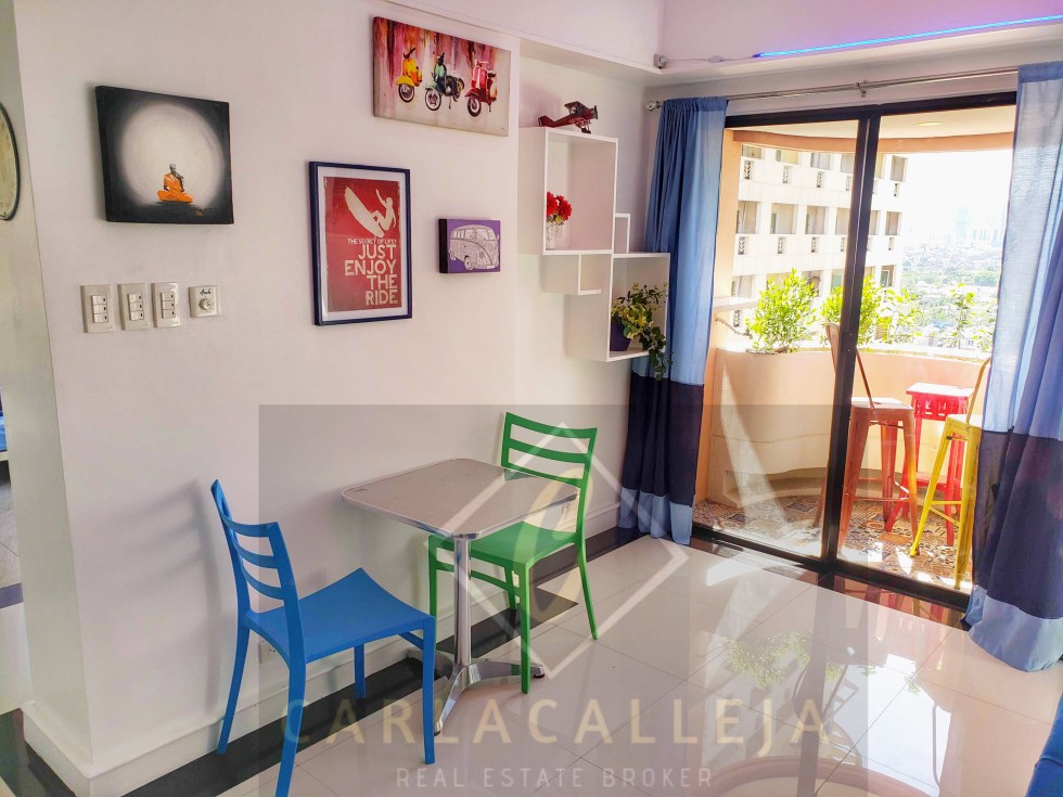 Sunette Tower for Sale Balcony View of Bel-Air and BGC Skyline dining area sunette for sale