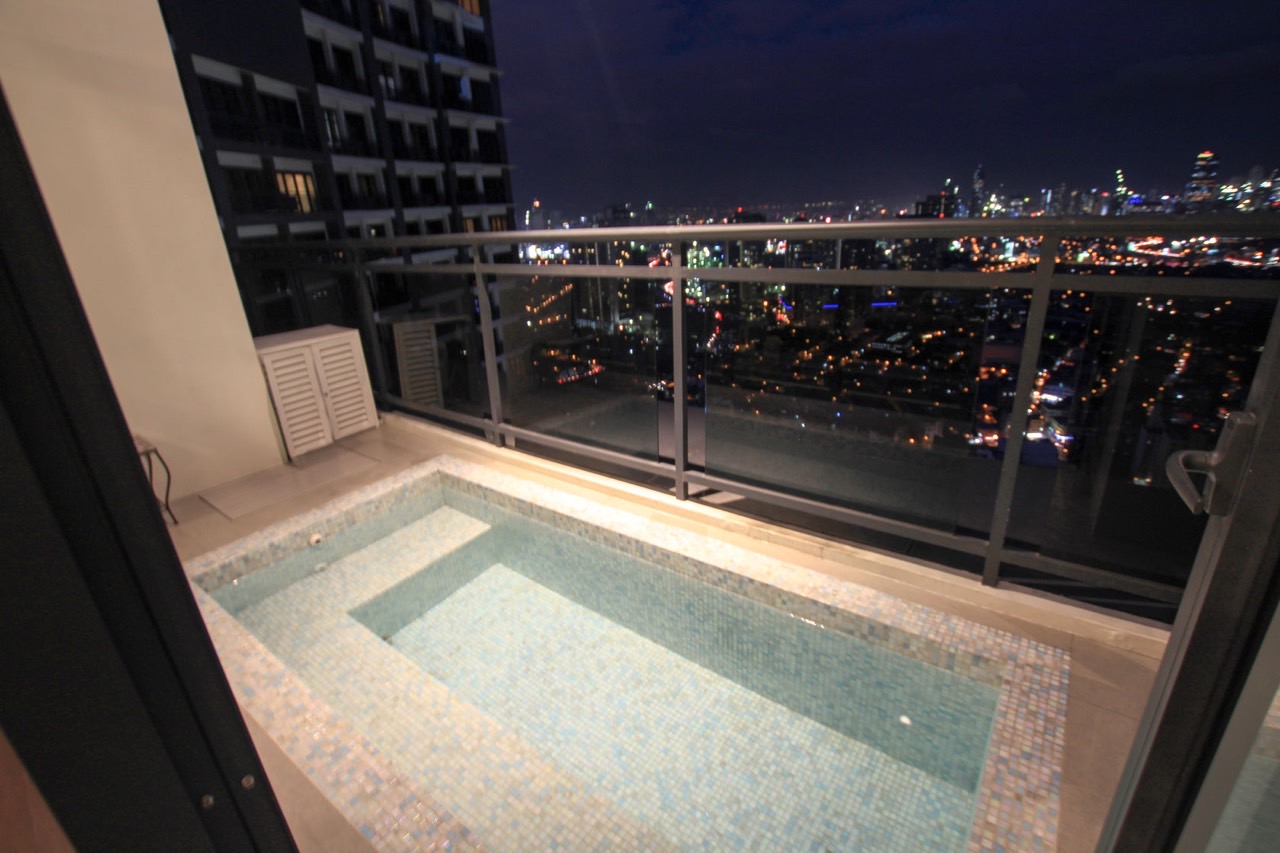 Plunge pool Milano Residences