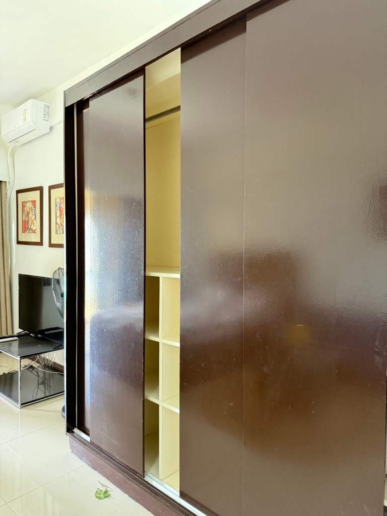 For Sale: Furnished Studio with Balcony at Greenbelt Radissons
Greenbelt Radisson, Aguirre St., Legazpi Village, Makati City